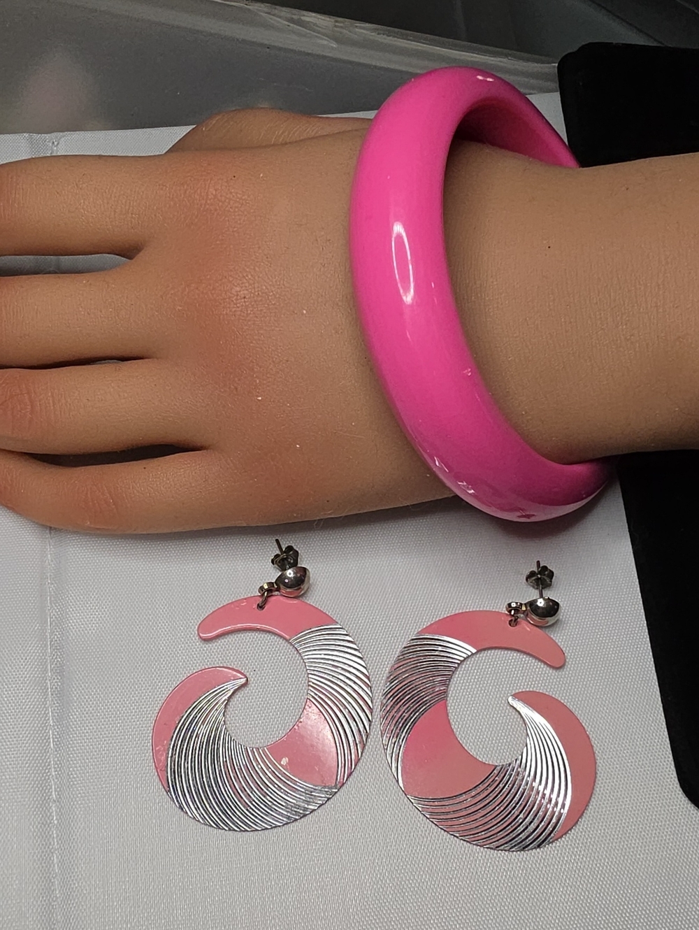 Pink Resin Bangle Bracelet & Pink Silver Wave Drop Earrings Set